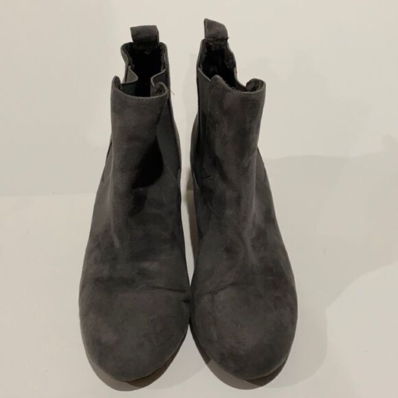 Ann Taylor LOFT Grey Suede Boots Booties - Picture 2 of 9